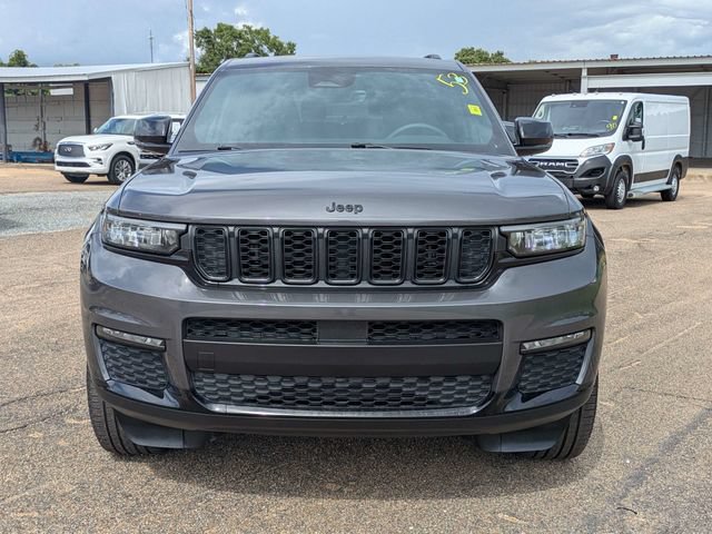 Used 2025 Jeep Grand Cherokee L Limited w/ Black Appearance Package AWD/4WD image 9
