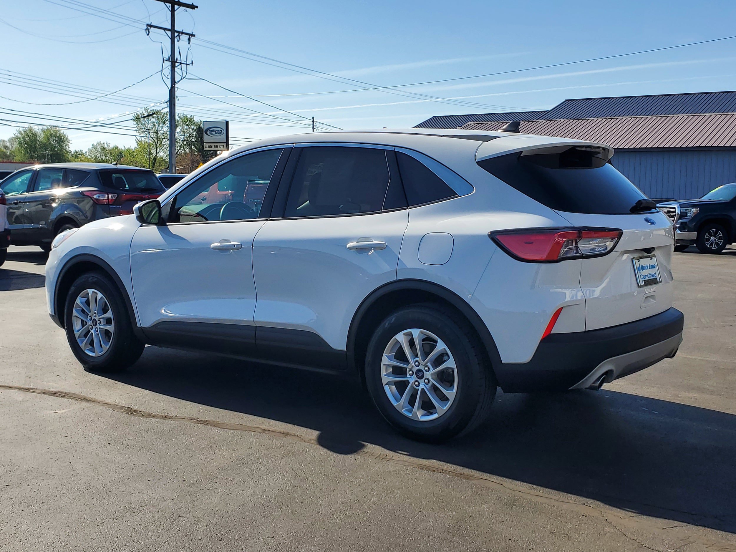Used 2020 Ford Escape SE FWD image 3