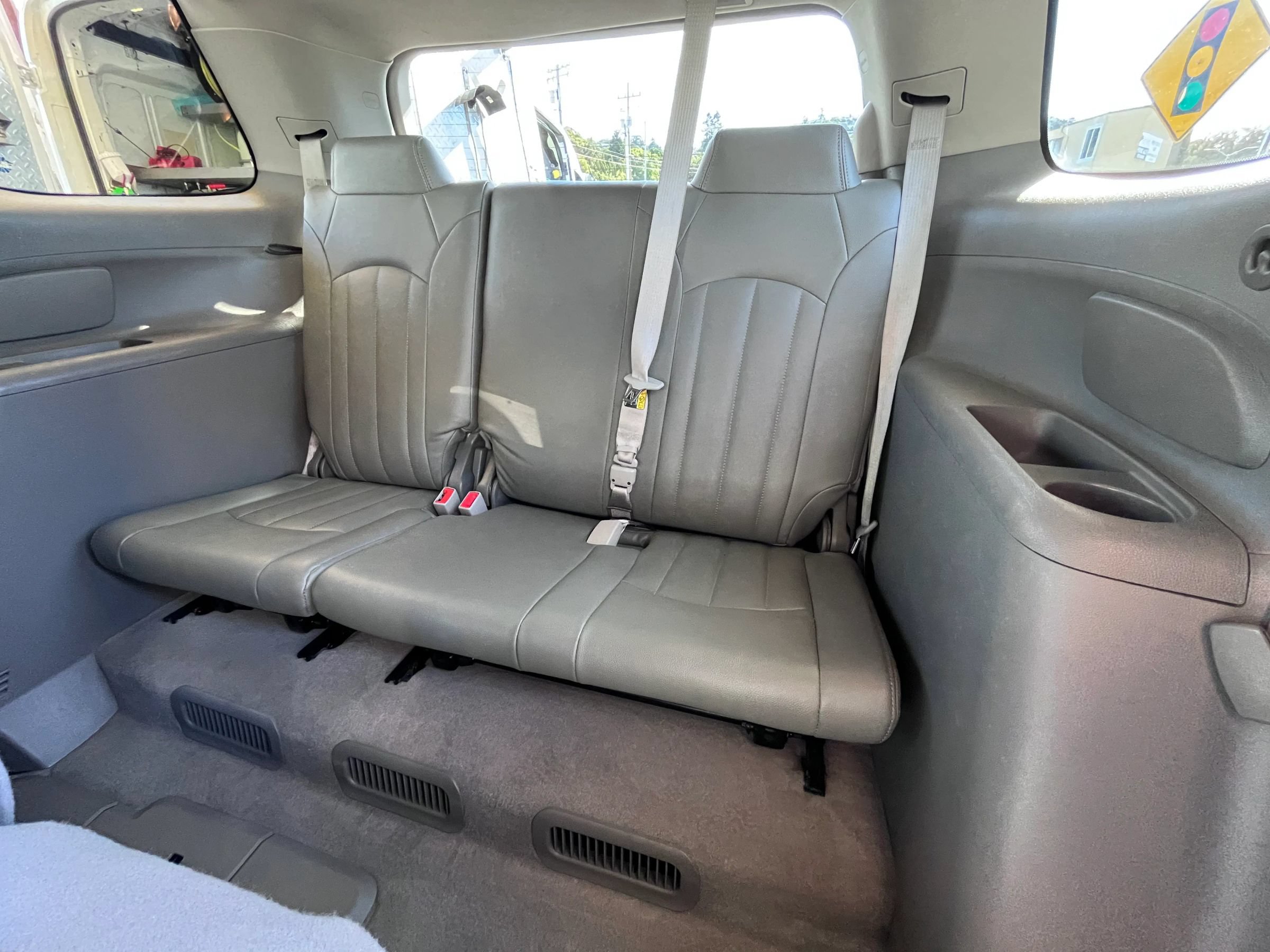 Used 2015 GMC Acadia SLE FWD image 13