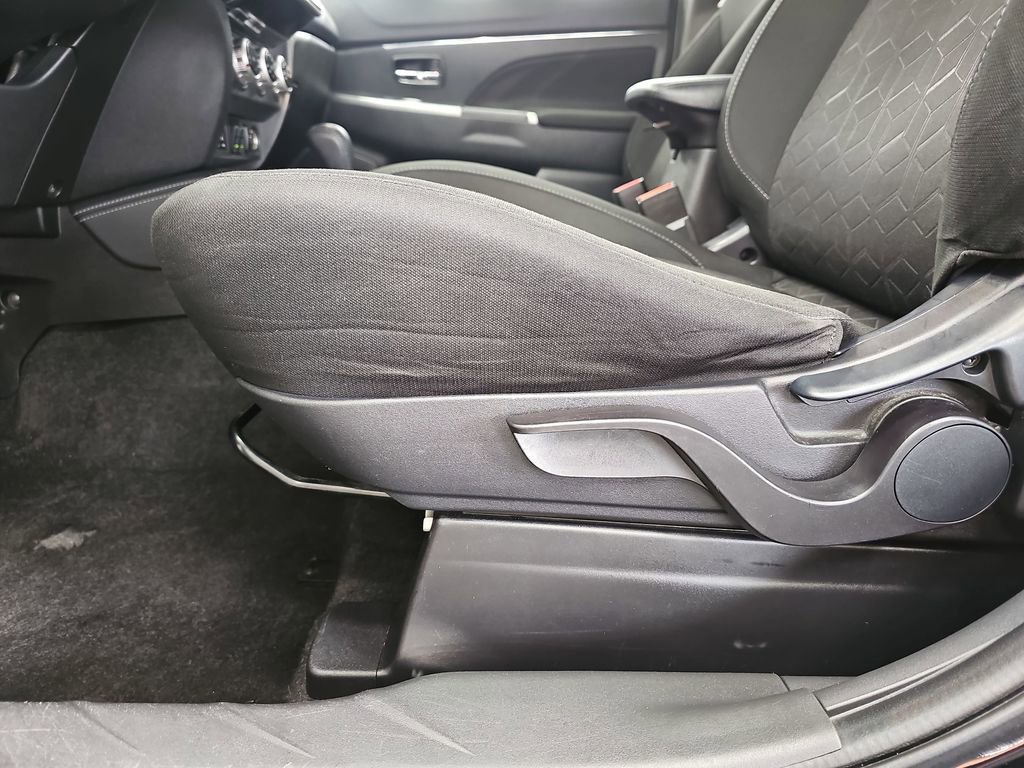 Used 2021 Mitsubishi Outlander Sport SE FWD image 29