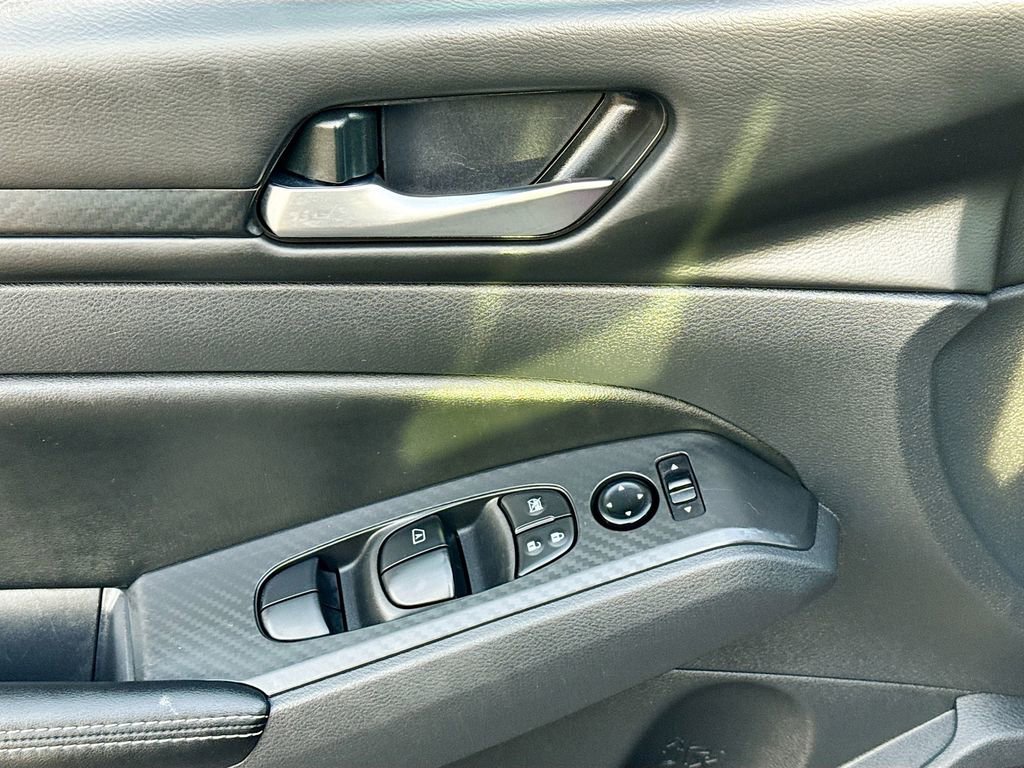 Used 2024 Nissan Altima 2.5 SV image 18