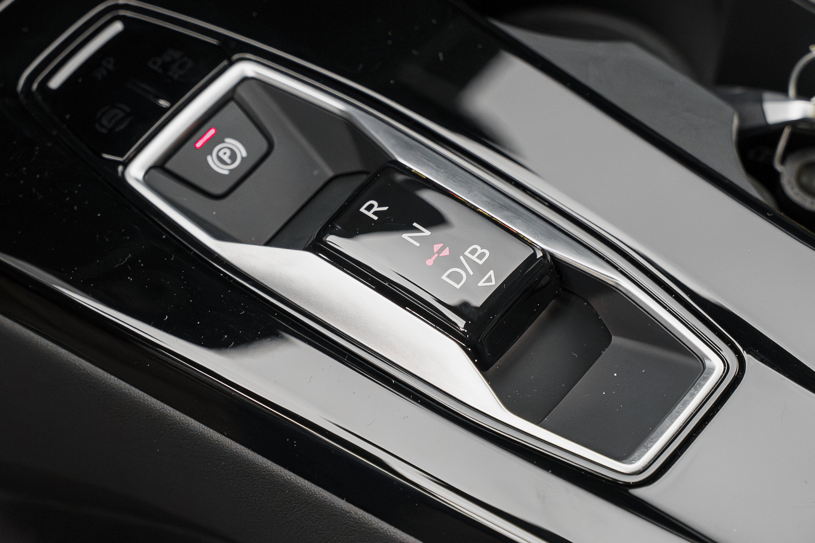 Used 2025 Audi Q6 e-tron Premium Plus w/ Premium Plus AWD/4WD image 11