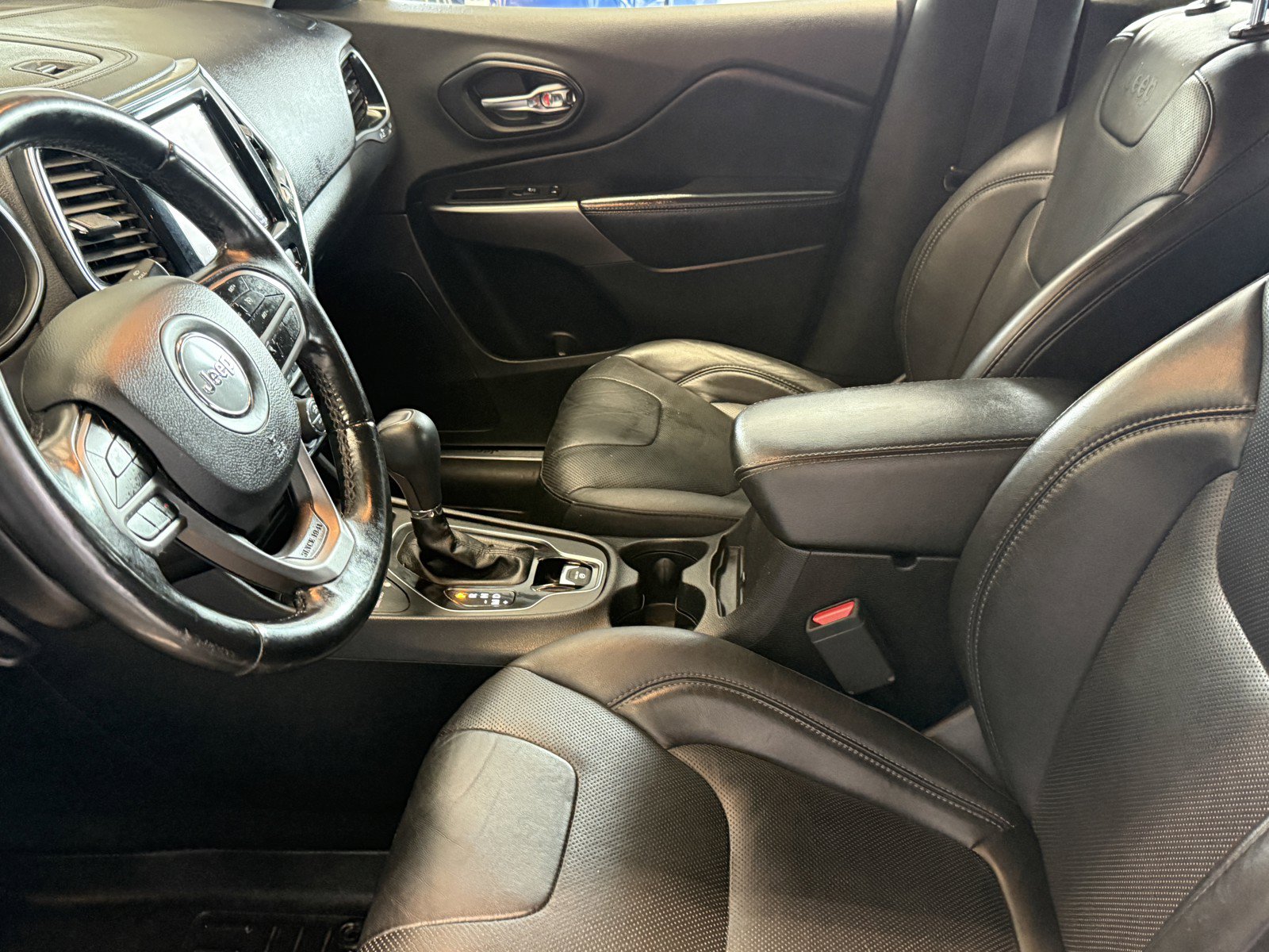 Used 2019 Jeep Cherokee Limited AWD/4WD image 26