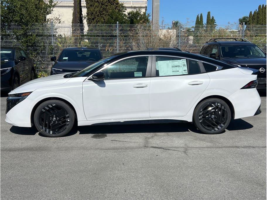 New 2027 Nissan Sentra SR w/ SR Premium Package FWD image 7