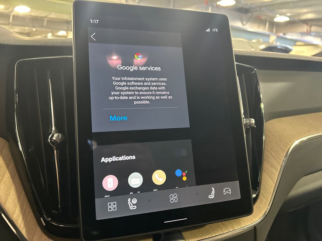 Used 2026 Volvo XC60 B5 Core w/ Climate Package image 16