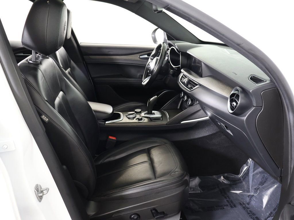 Used 2022 Alfa Romeo Stelvio Ti image 33