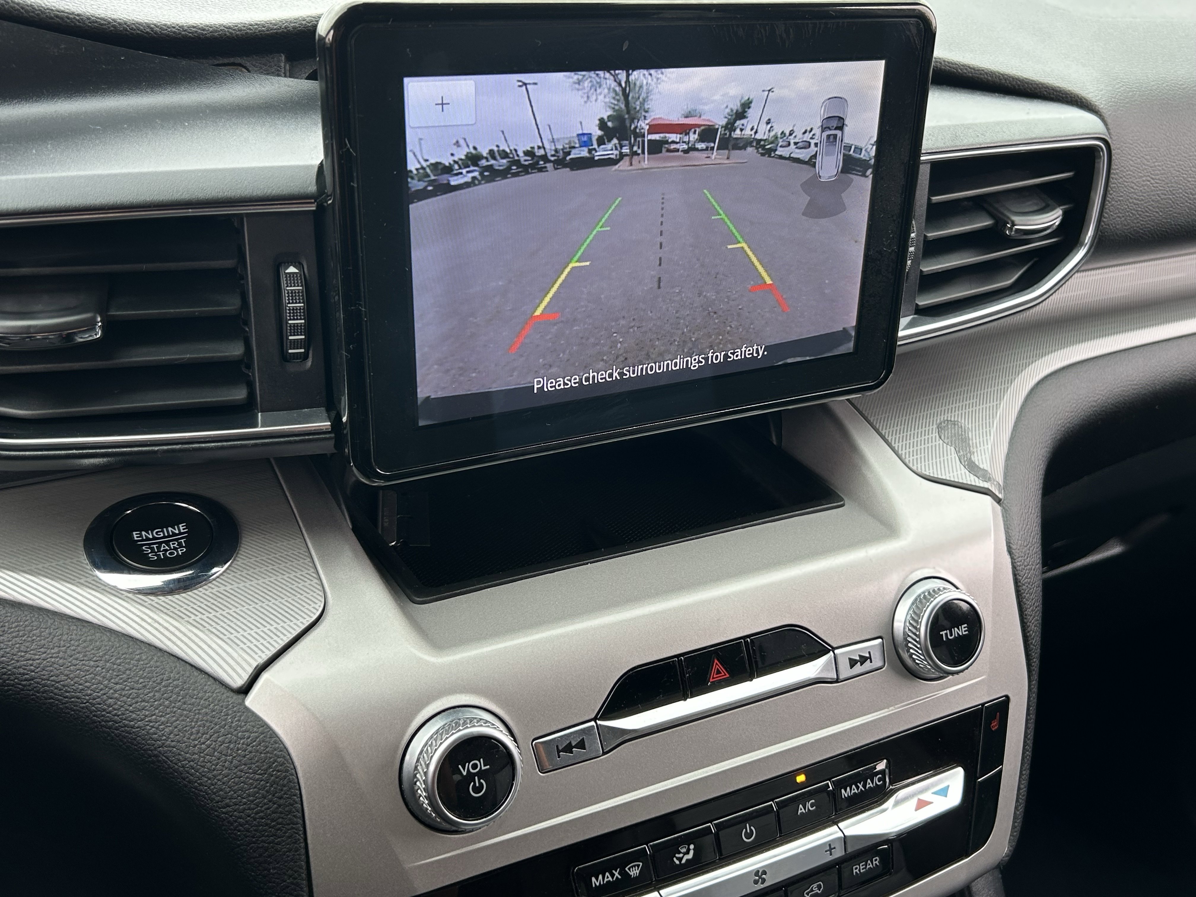 Used 2022 Ford Explorer XLT w/ Equipment Group 202A image 30