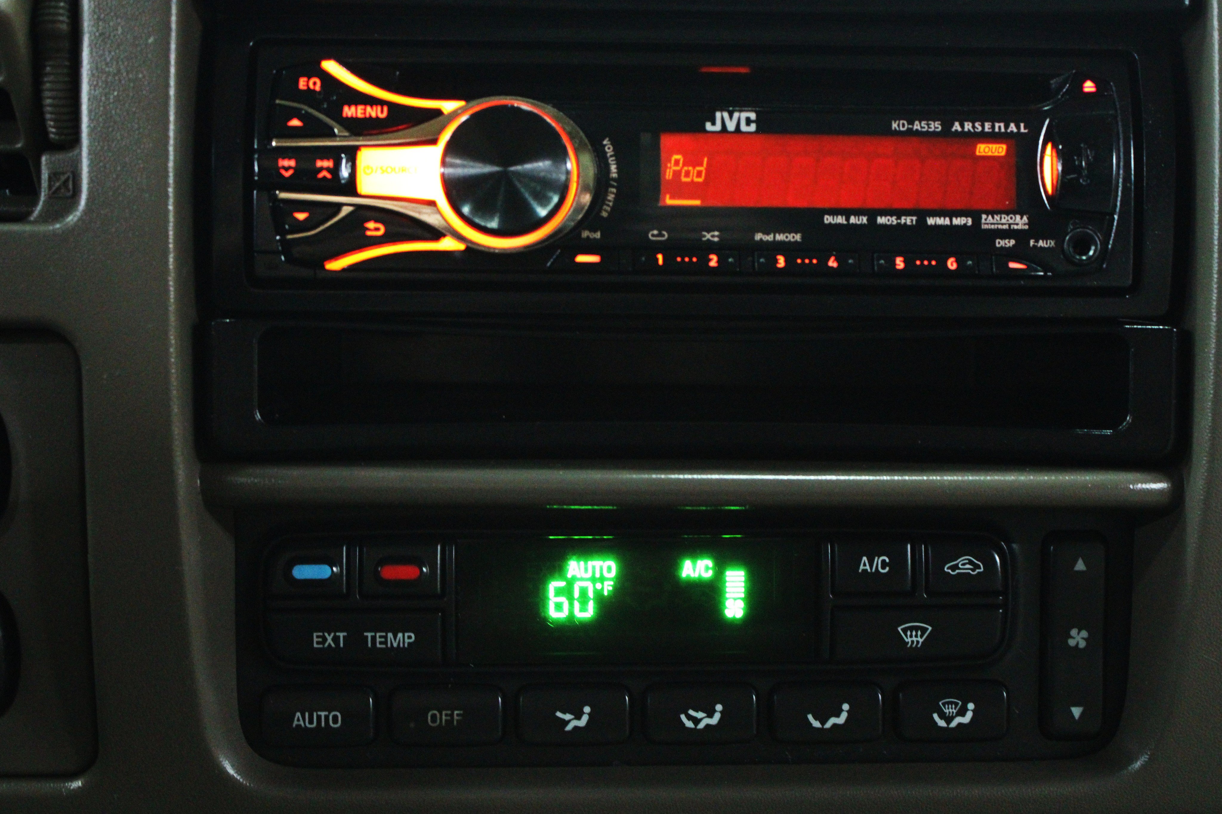 Used 2002 Ford Excursion Limited AWD/4WD image 15