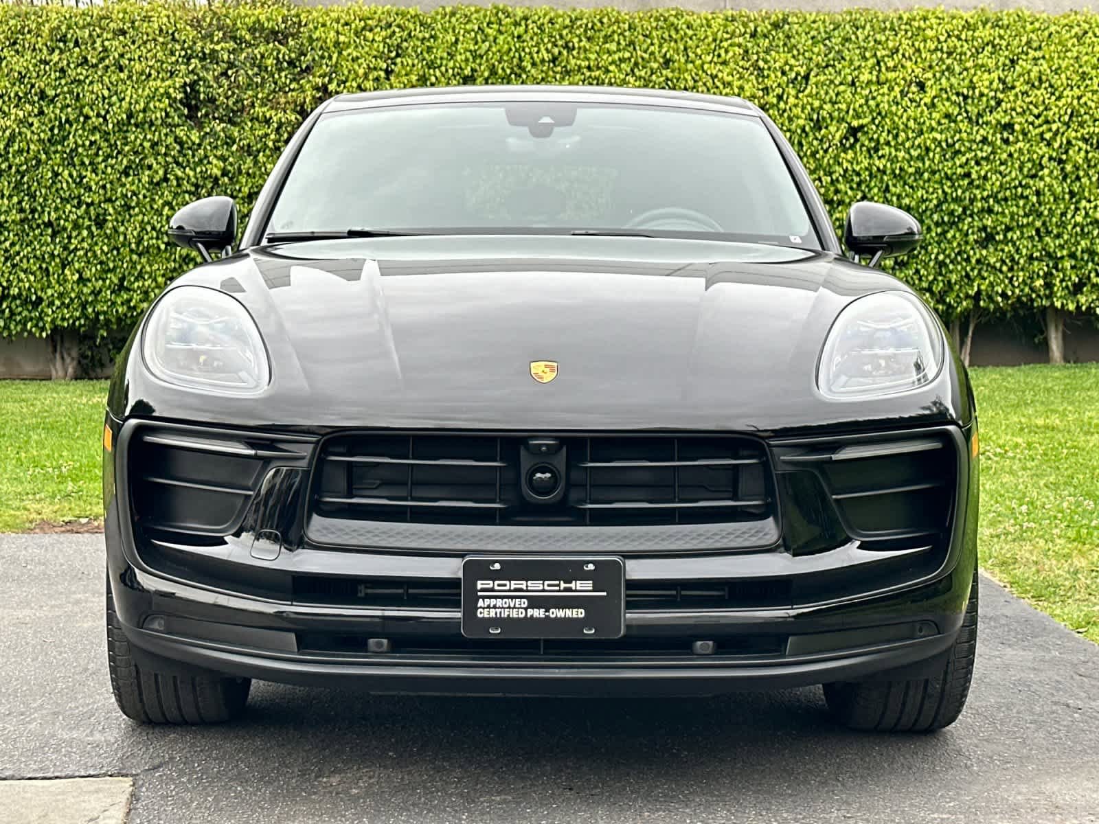 Certified 2025 Porsche Macan AWD/4WD image 11