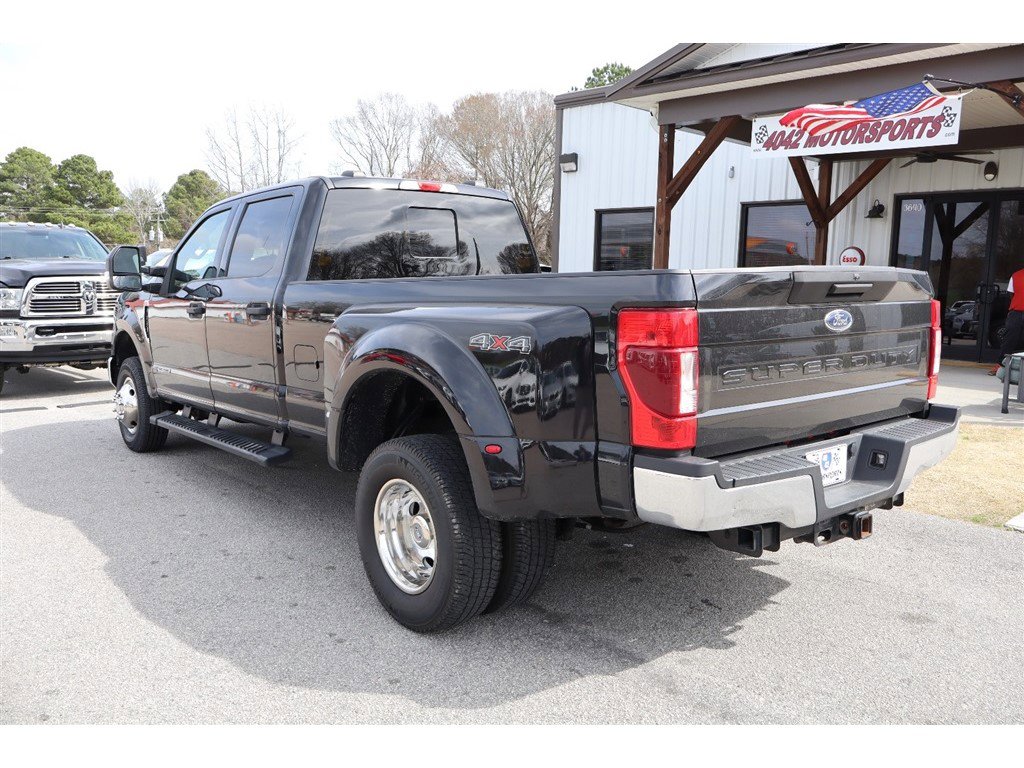 Used 2022 Ford F350 XLT image 3