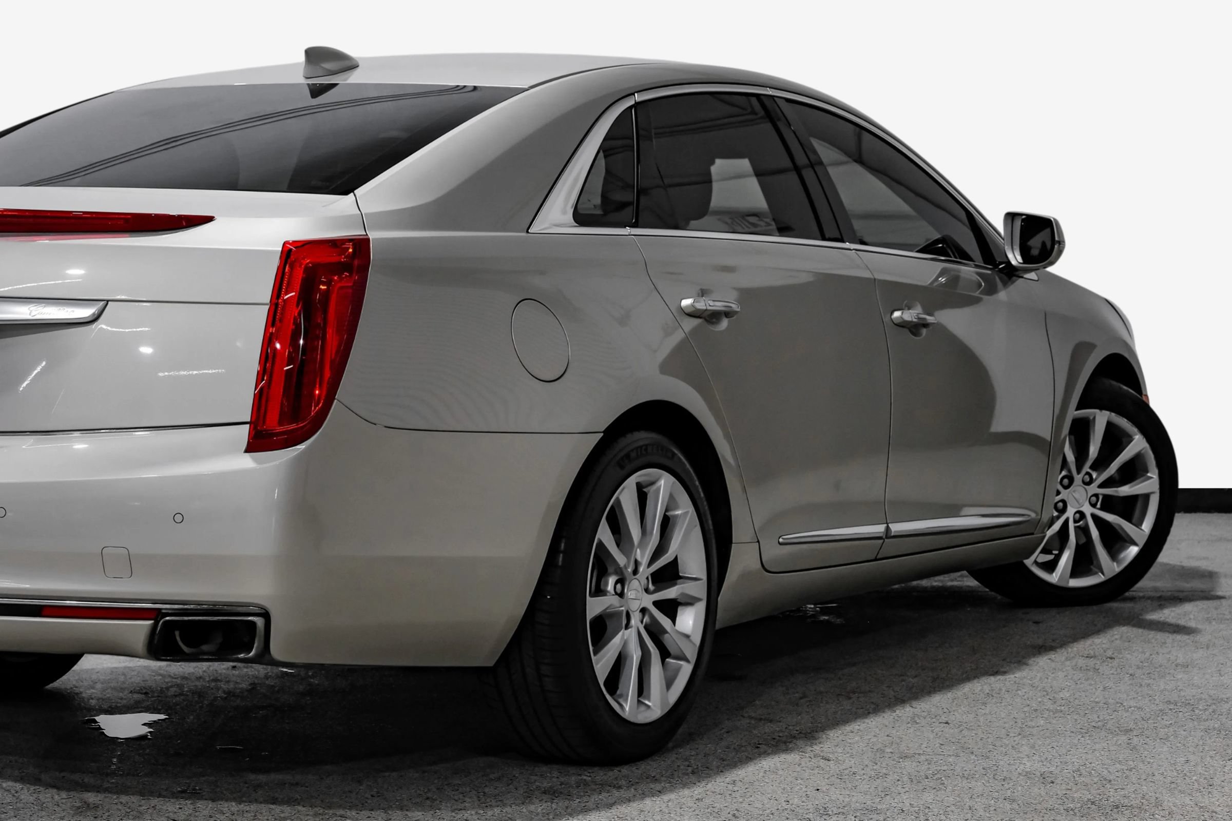 Used 2016 Cadillac XTS Luxury w/ Driver Awareness Package FWD image 17