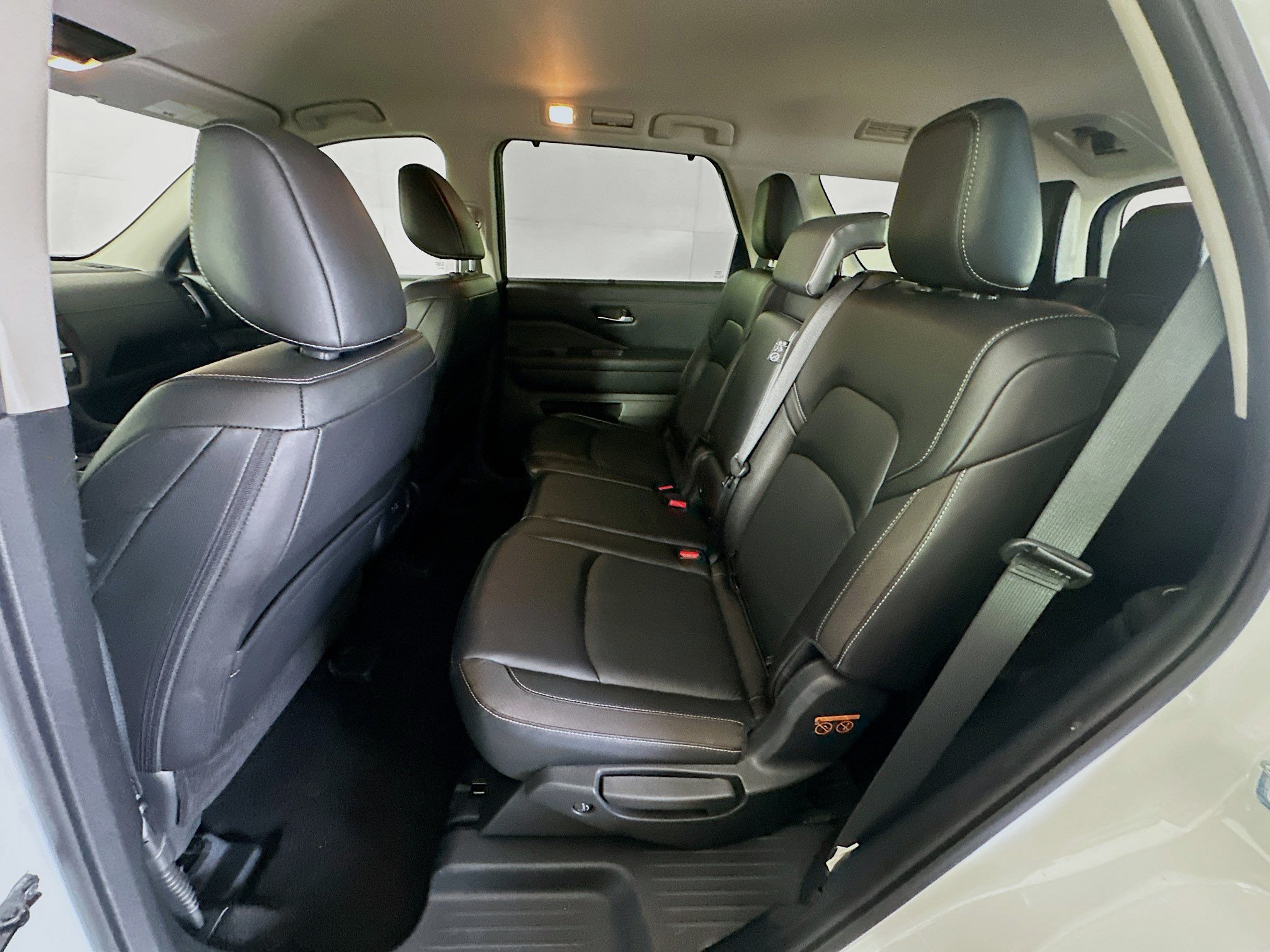 Used 2023 Nissan Pathfinder SL FWD image 29