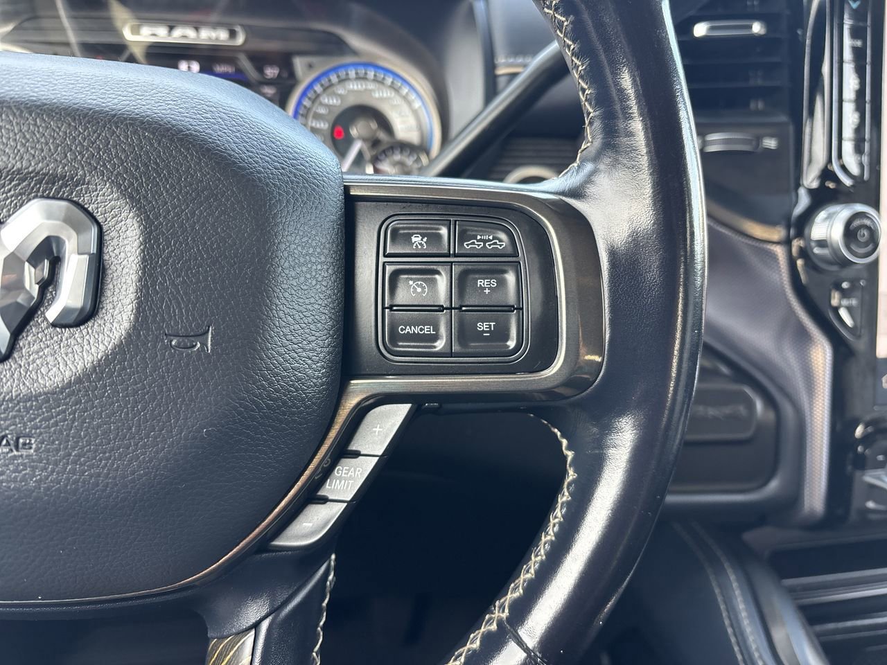 Used 2022 RAM 3500 Limited image 29