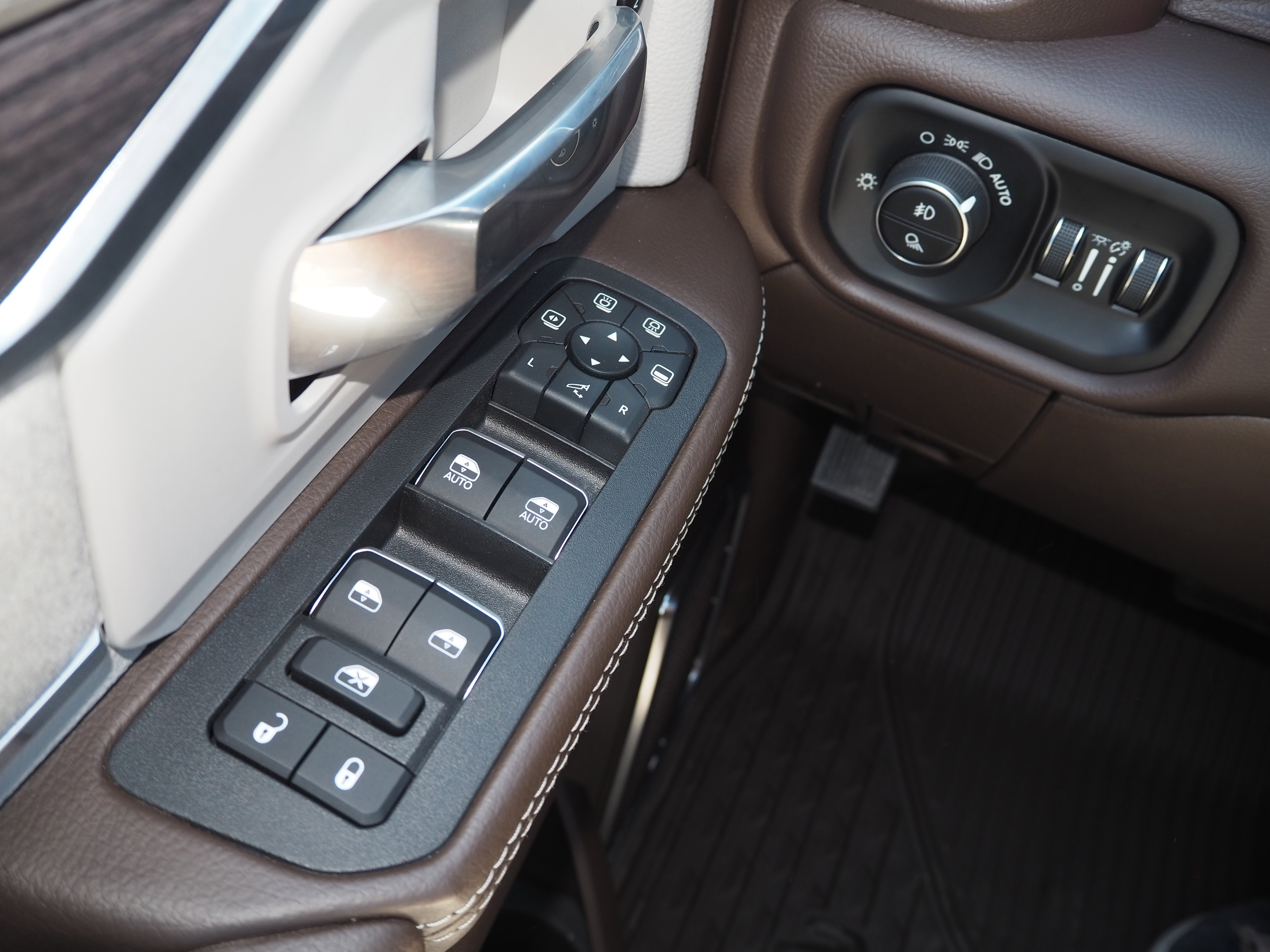 New 2025 RAM 3500 Laramie image 26