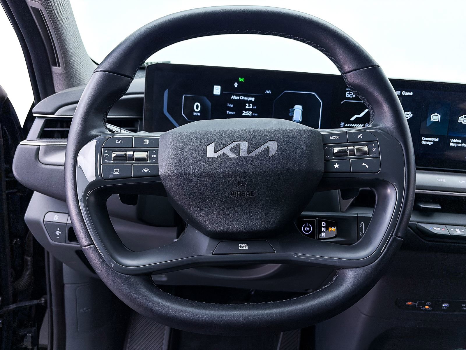 Used 2024 Kia EV9 Light Long Range RWD image 27