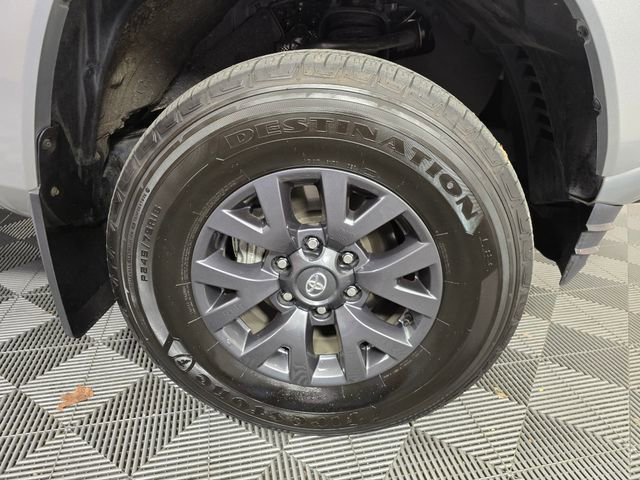 Used 2023 Toyota Tacoma SR5 w/ Technology Package AWD/4WD image 9