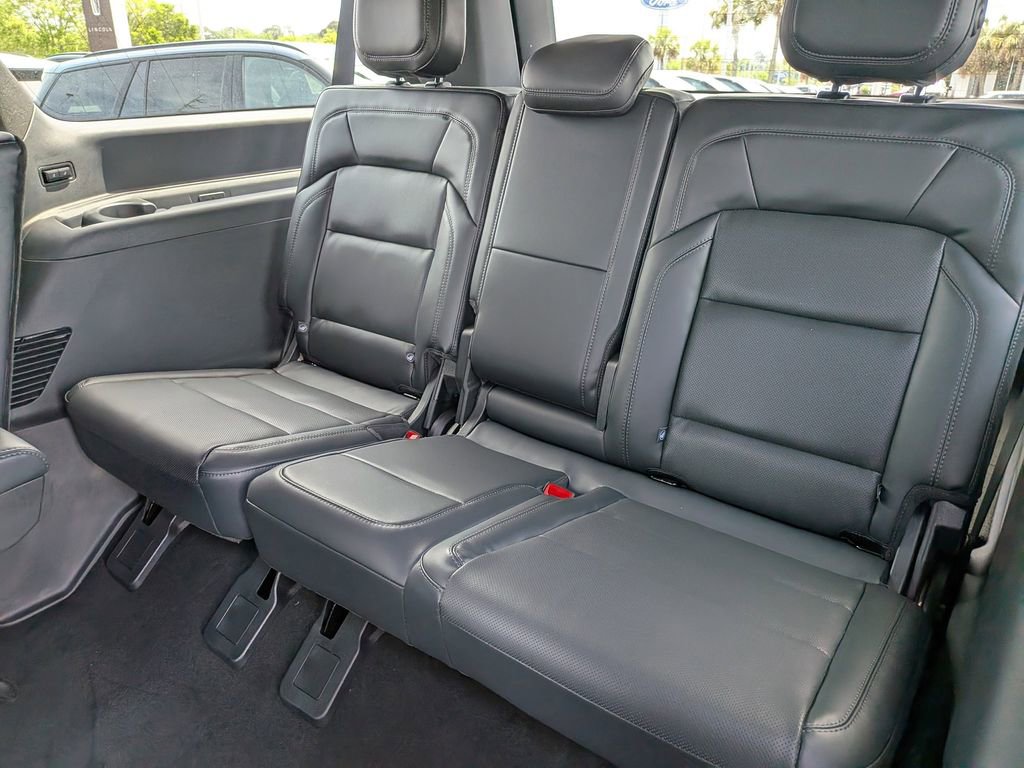 New 2026 Lincoln Navigator L Reserve w/ Jet Appearance Package AWD/4WD image 15