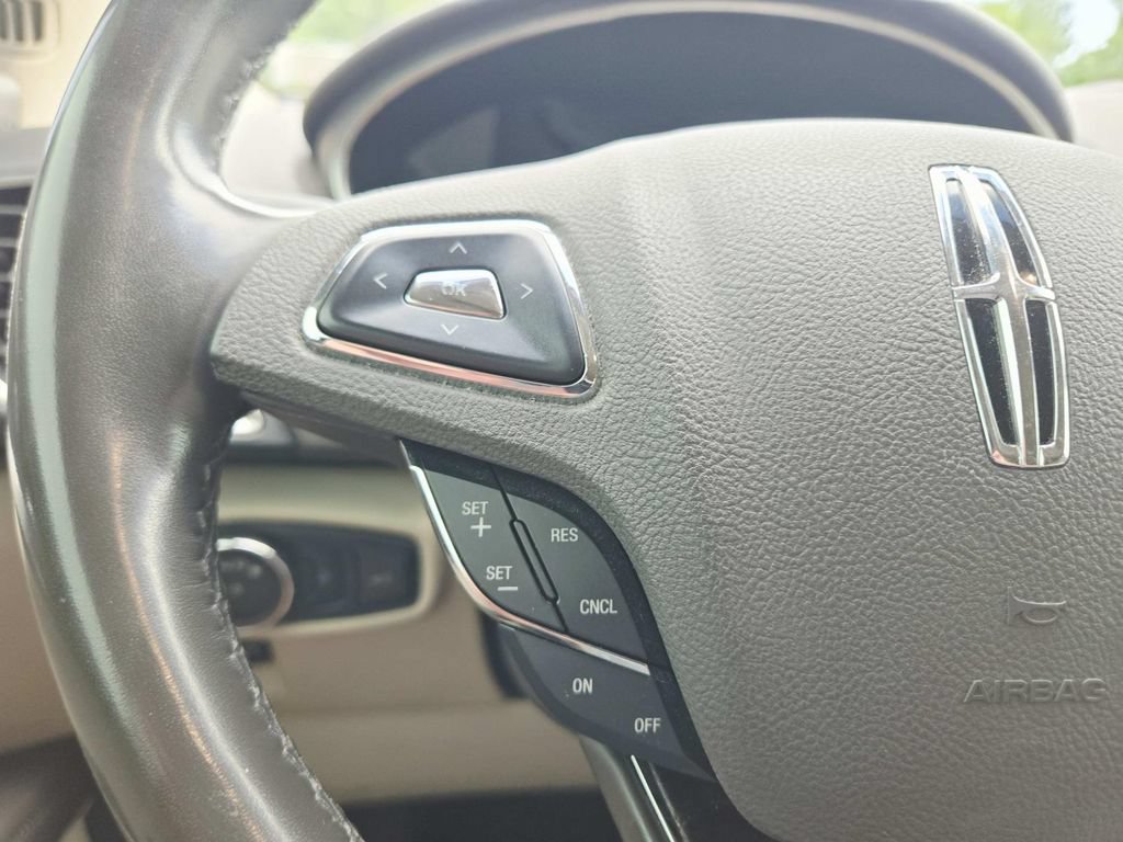 Used 2017 Lincoln MKX Select w/ Select Plus Package FWD image 20
