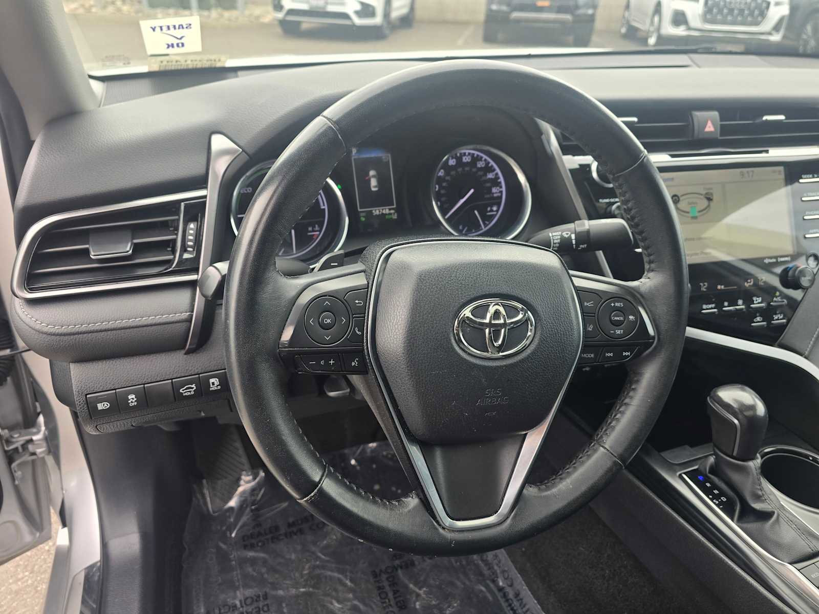 Used 2020 Toyota Camry SE w/ Sunroof Package FWD image 24