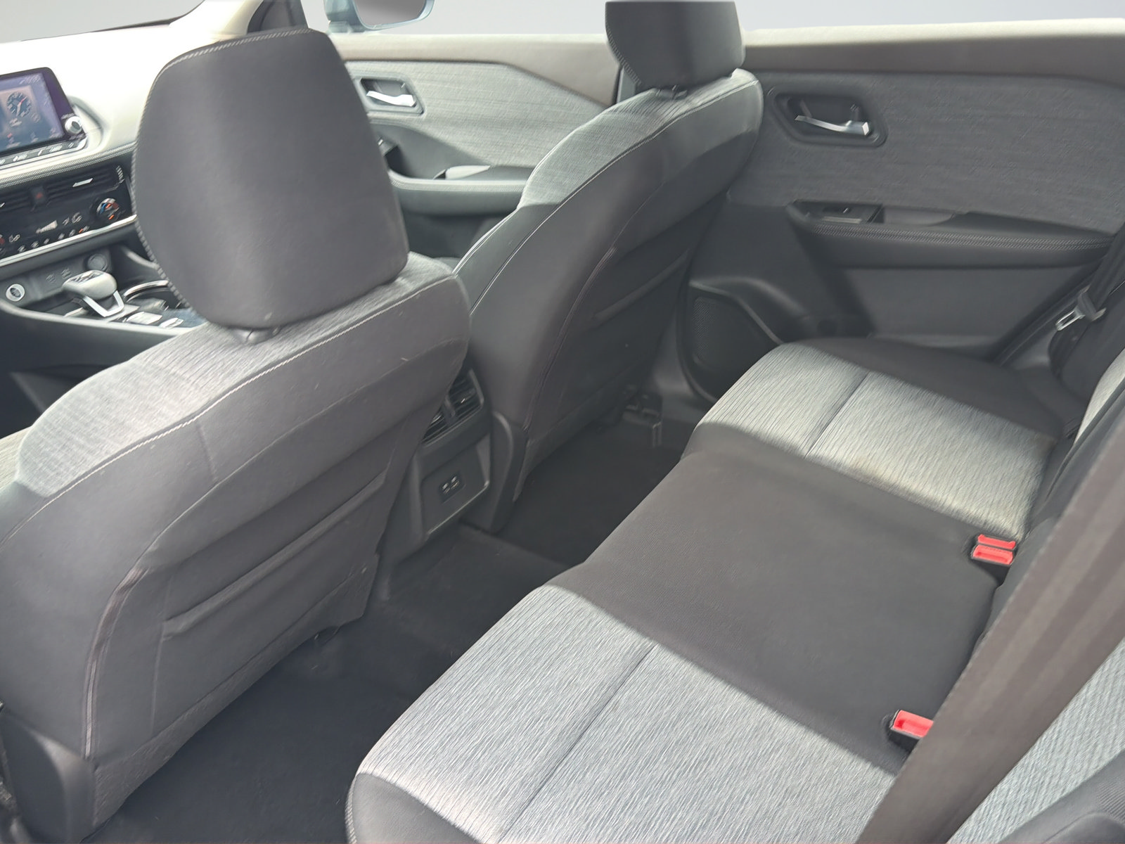 Used 2021 Nissan Rogue SV FWD image 34