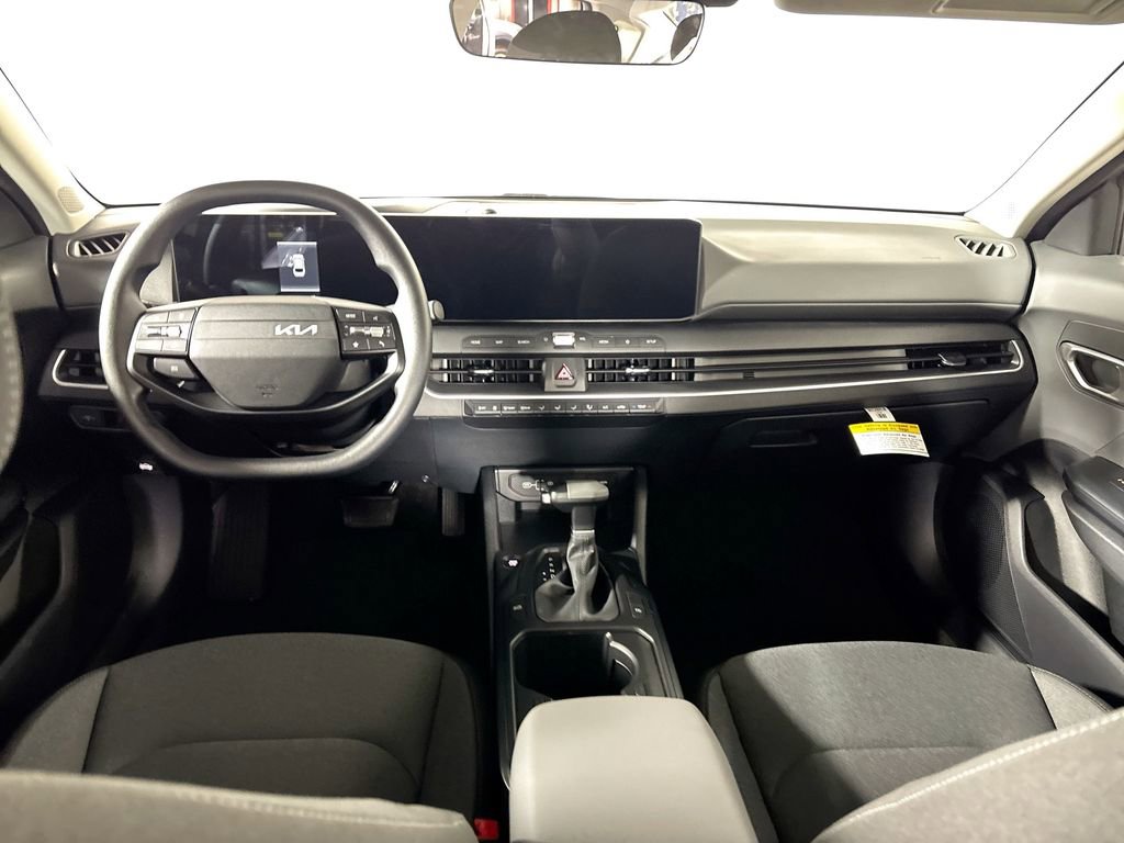 New 2025 Kia K4 LXS image 12