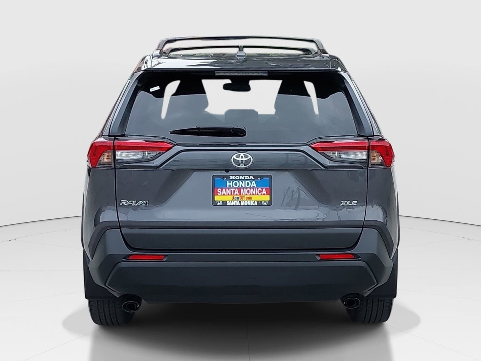 Used 2022 Toyota RAV4 XLE Premium FWD image 6