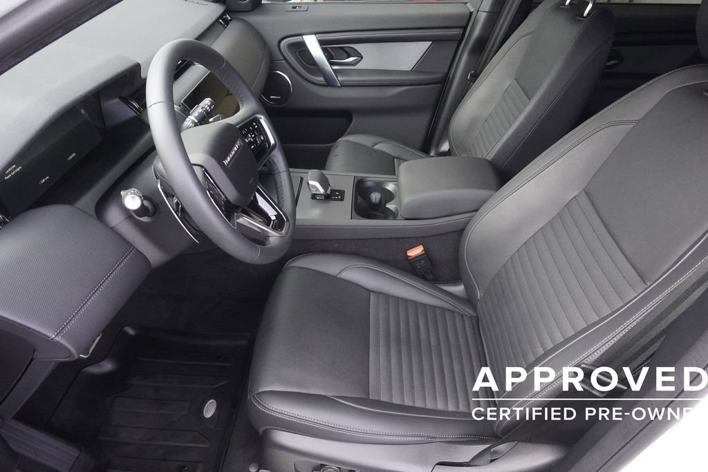 Used 2025 Land Rover Discovery Sport Dynamic SE image 19