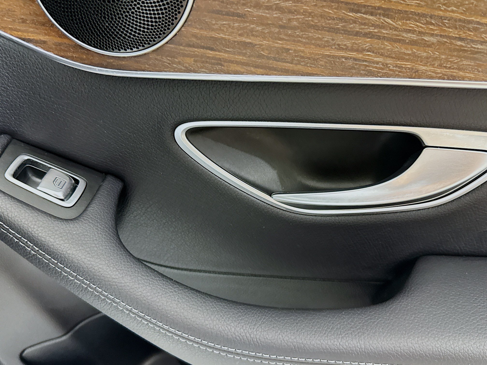 Used 2019 Mercedes-Benz C 300 Sedan w/ Premium Package image 28