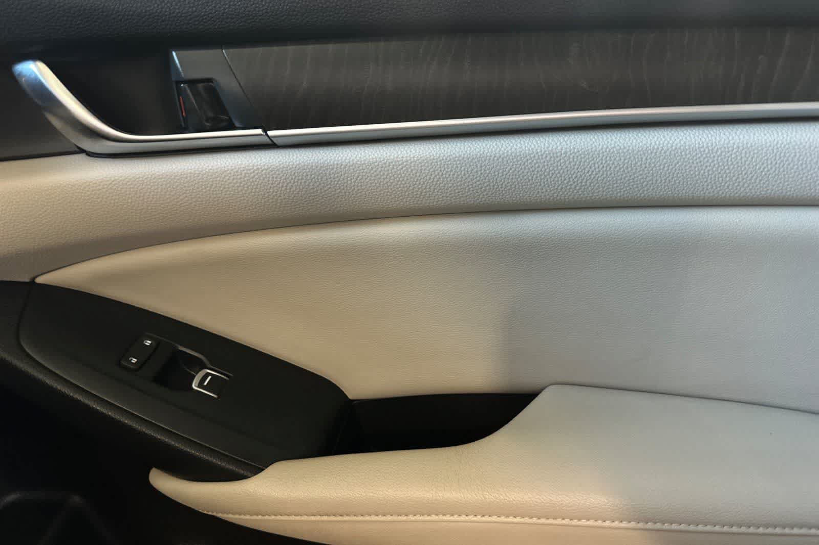 Used 2018 Honda Accord EX-L image 20