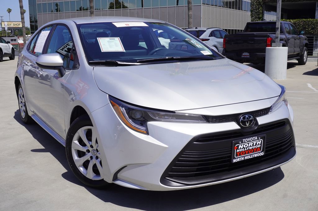Certified 2025 Toyota Corolla LE FWD image 2