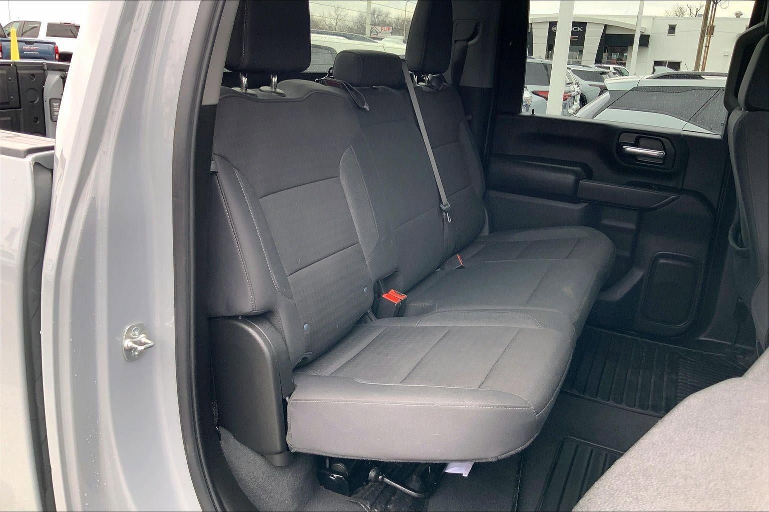 Used 2025 Chevrolet Silverado 2500 Custom w/ Custom Value Package image 22