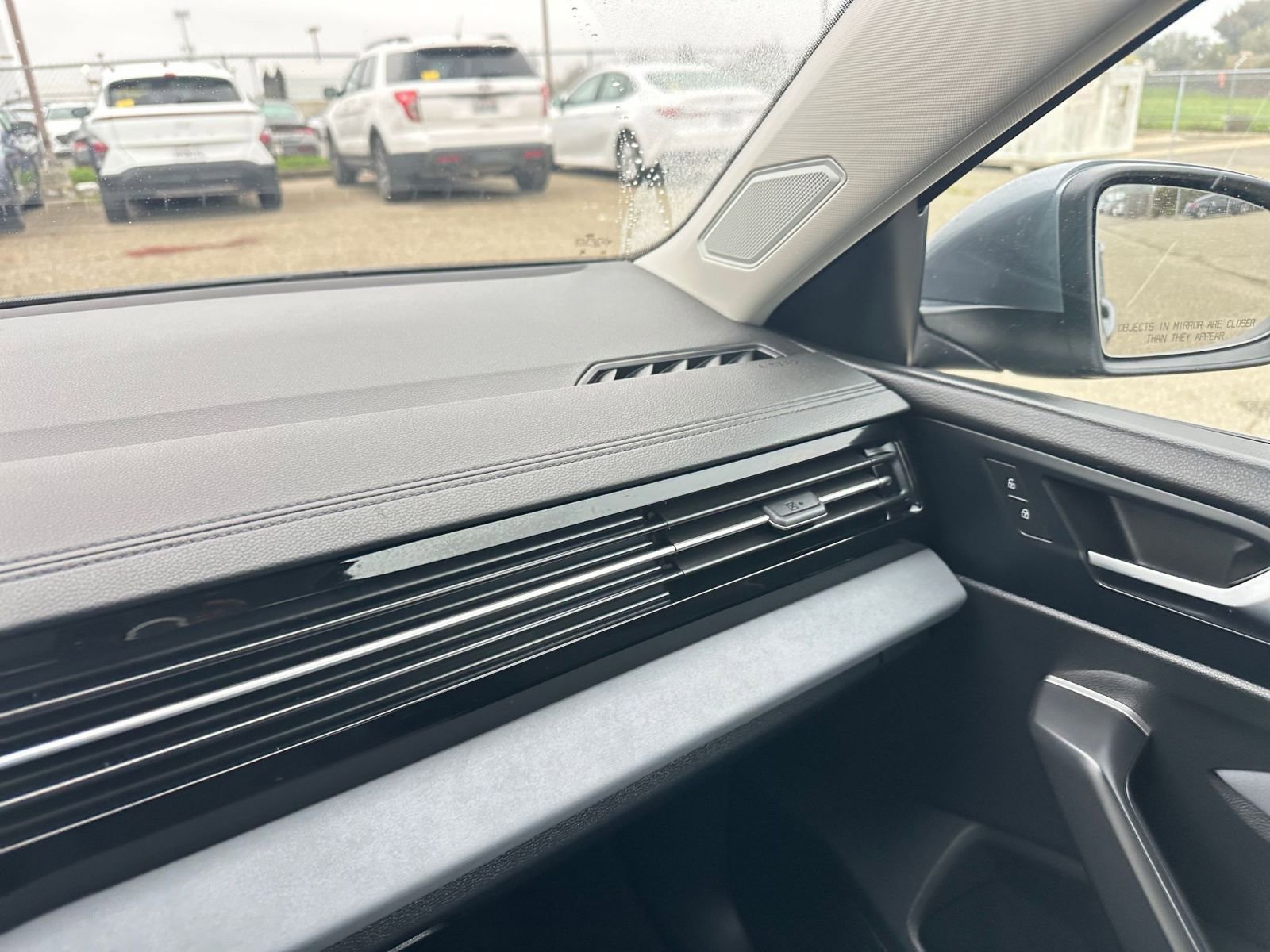 Used 2025 Volkswagen Jetta SE image 35