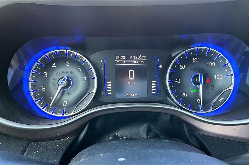 Certified 2023 Chrysler Voyager LX image 21