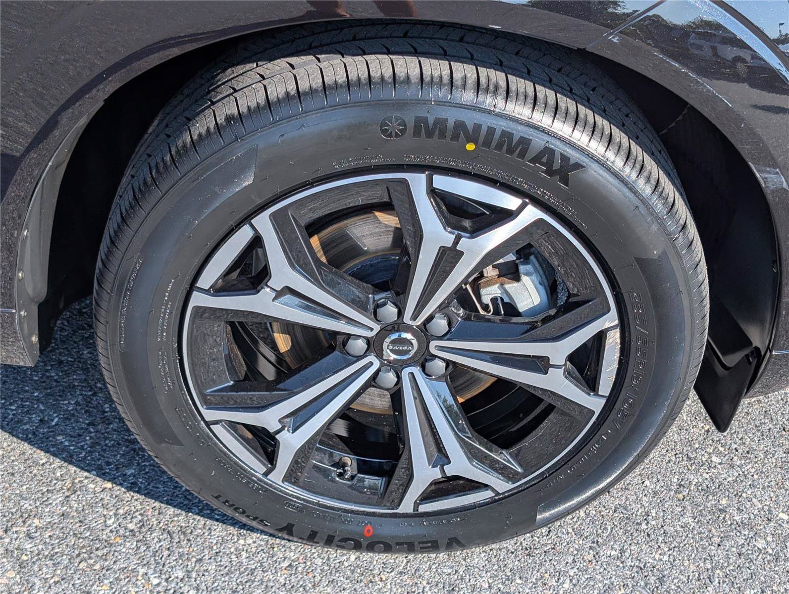 Used 2022 Volvo XC60 B5 Momentum AWD/4WD image 11