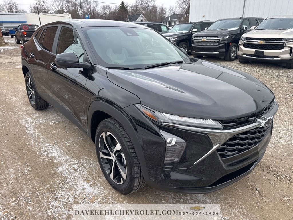 Used 2025 Chevrolet Trax RS w/ Driver Confidence Package image 8