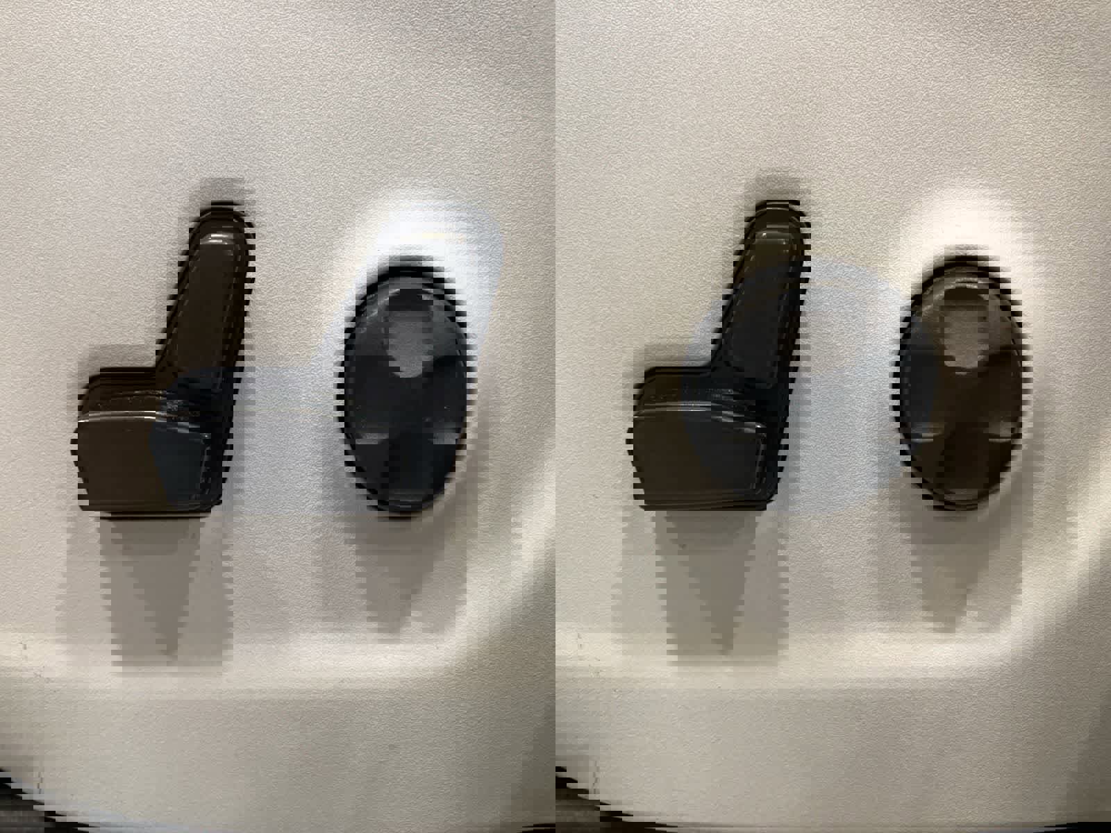 Used 2019 Jeep Cherokee Limited w/ Technology Group image 11