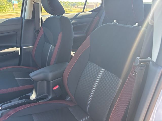 New 2025 Nissan Versa SR w/ Trunk Package image 9