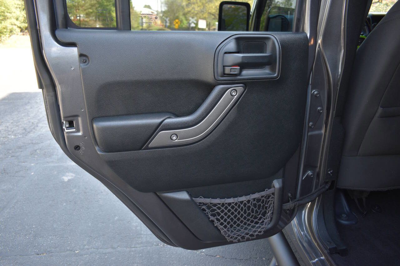 Used 2018 Jeep Wrangler Unlimited Sport S image 13