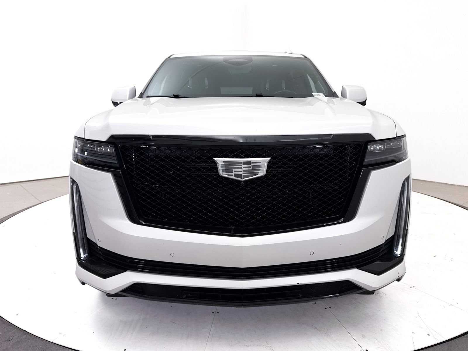 Used 2023 Cadillac Escalade ESV Sport Platinum w/ LPO, ONYX Package AWD/4WD image 17