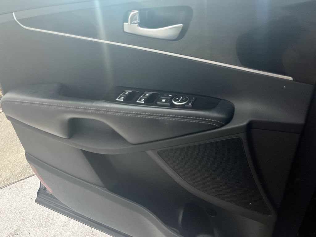 Used 2020 Kia Sorento LX w/ LX I4 Convenience Package FWD image 13