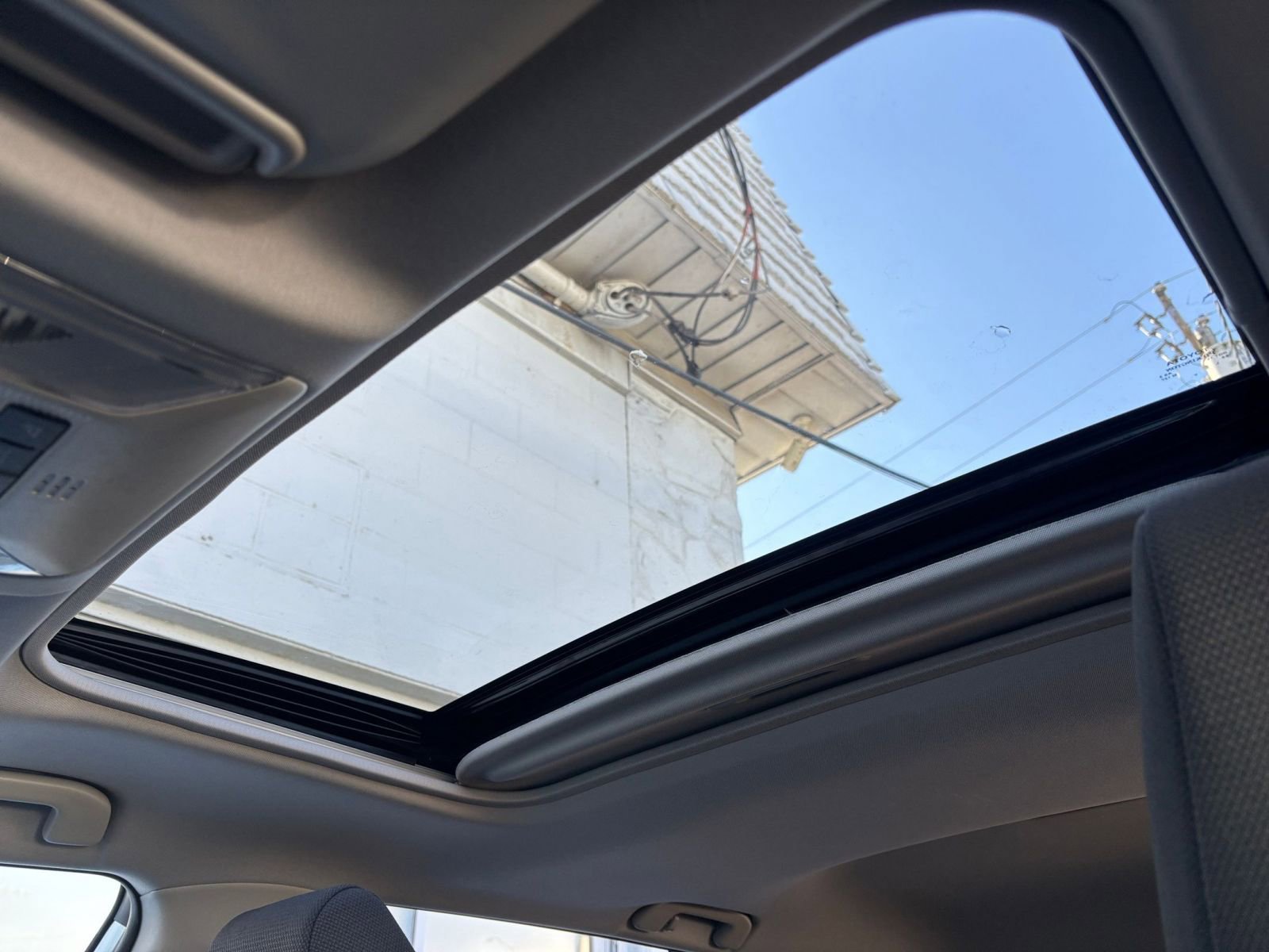 Used 2025 Toyota RAV4 XLE image 25