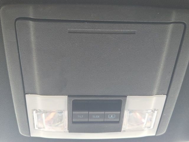 Used 2018 Ford Explorer XLT w/ Equipment Group 202A image 26