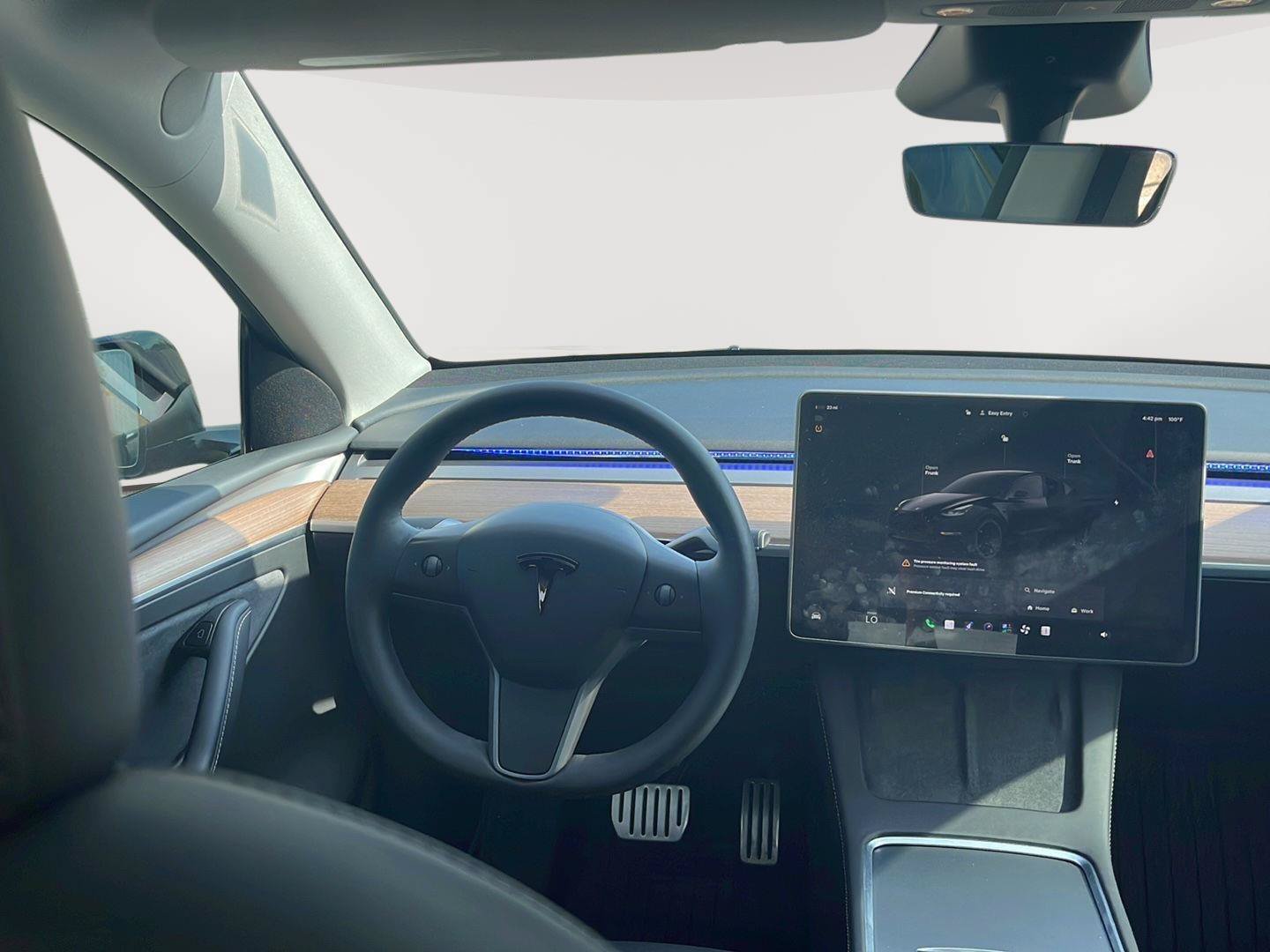 Used 2025 Tesla Model Y Performance AWD/4WD image 16