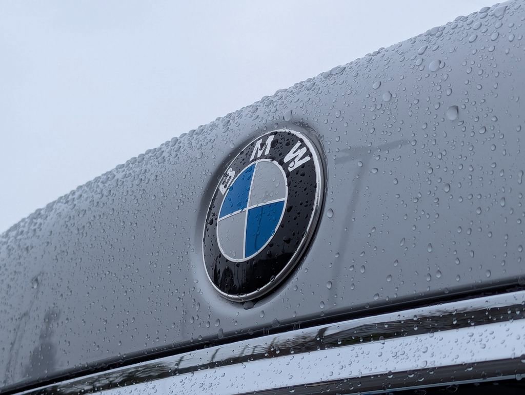 Used 2019 BMW 740i w/ Executive Package RWD image 32