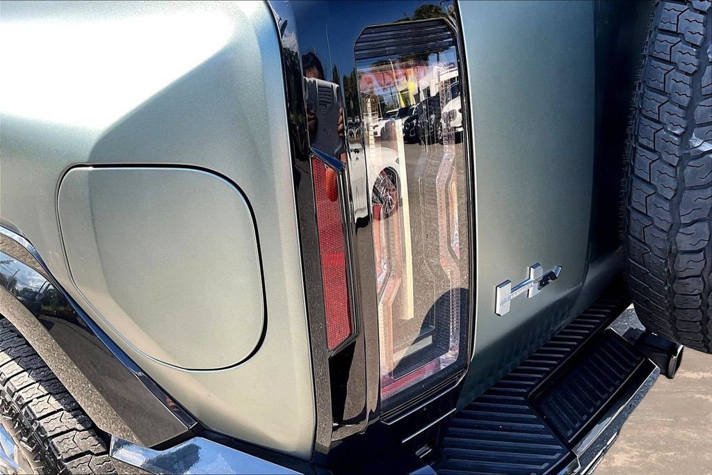 Used 2024 GMC Hummer EV 3X AWD/4WD image 23