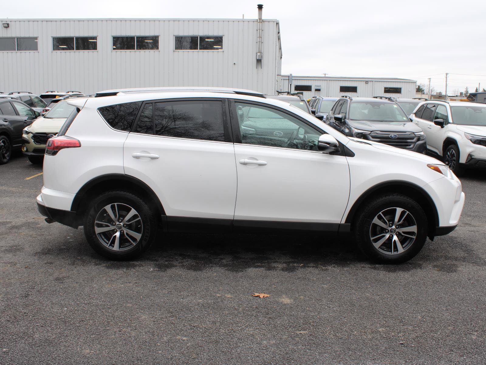 Used 2018 Toyota RAV4 XLE w/ Plus Extra Value Package image 4