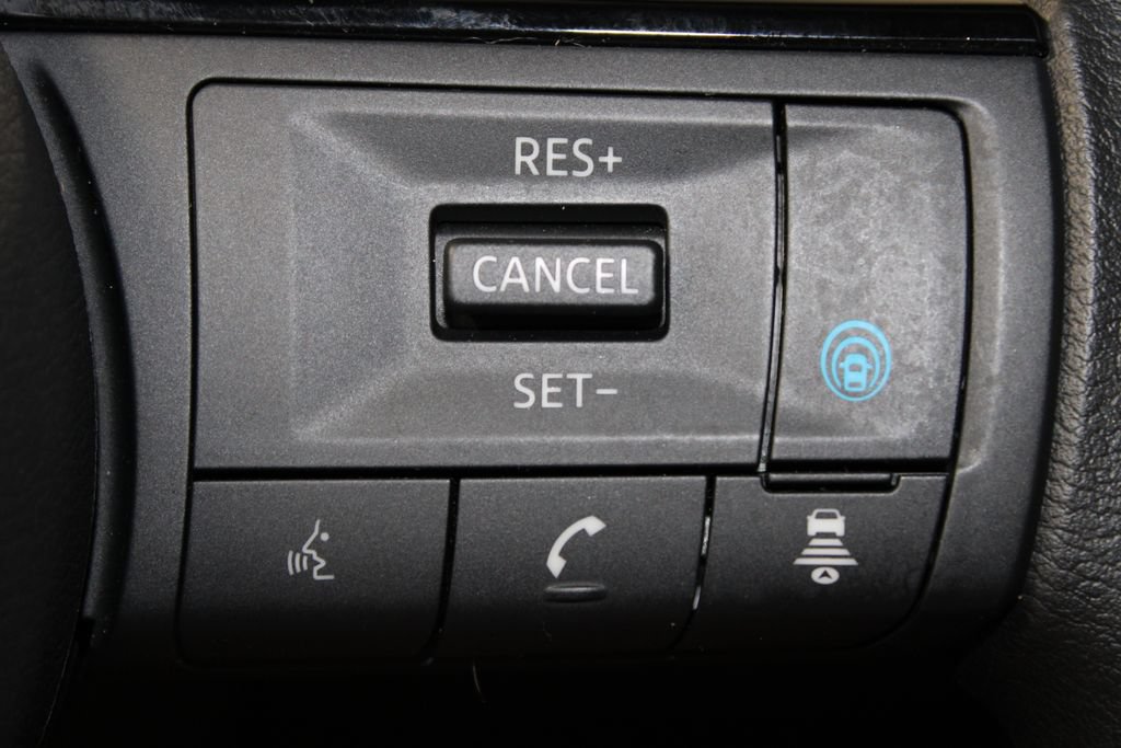 Used 2023 Nissan Rogue SV AWD/4WD image 36