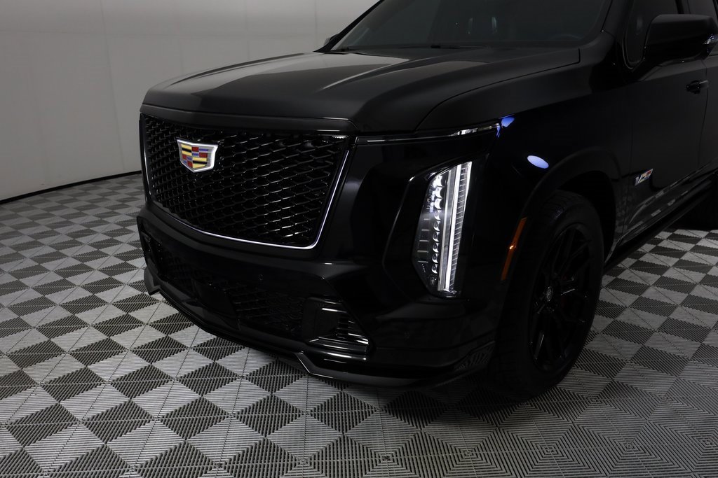 Used 2025 Cadillac Escalade V image 43