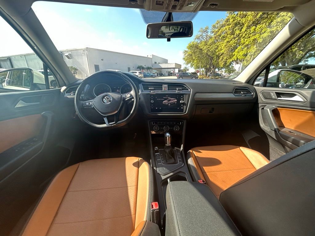 Used 2019 Volkswagen Tiguan SE w/ Panoramic Sunroof Package image 10