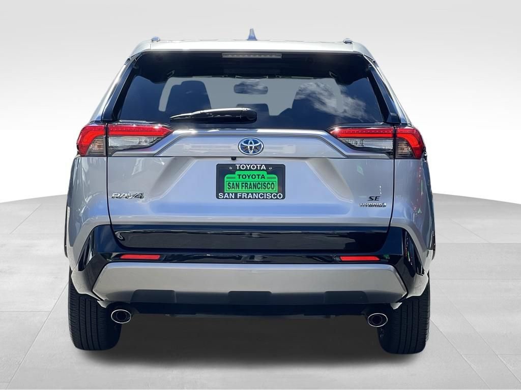 Used 2023 Toyota RAV4 SE w/ Convenience Package AWD/4WD image 4
